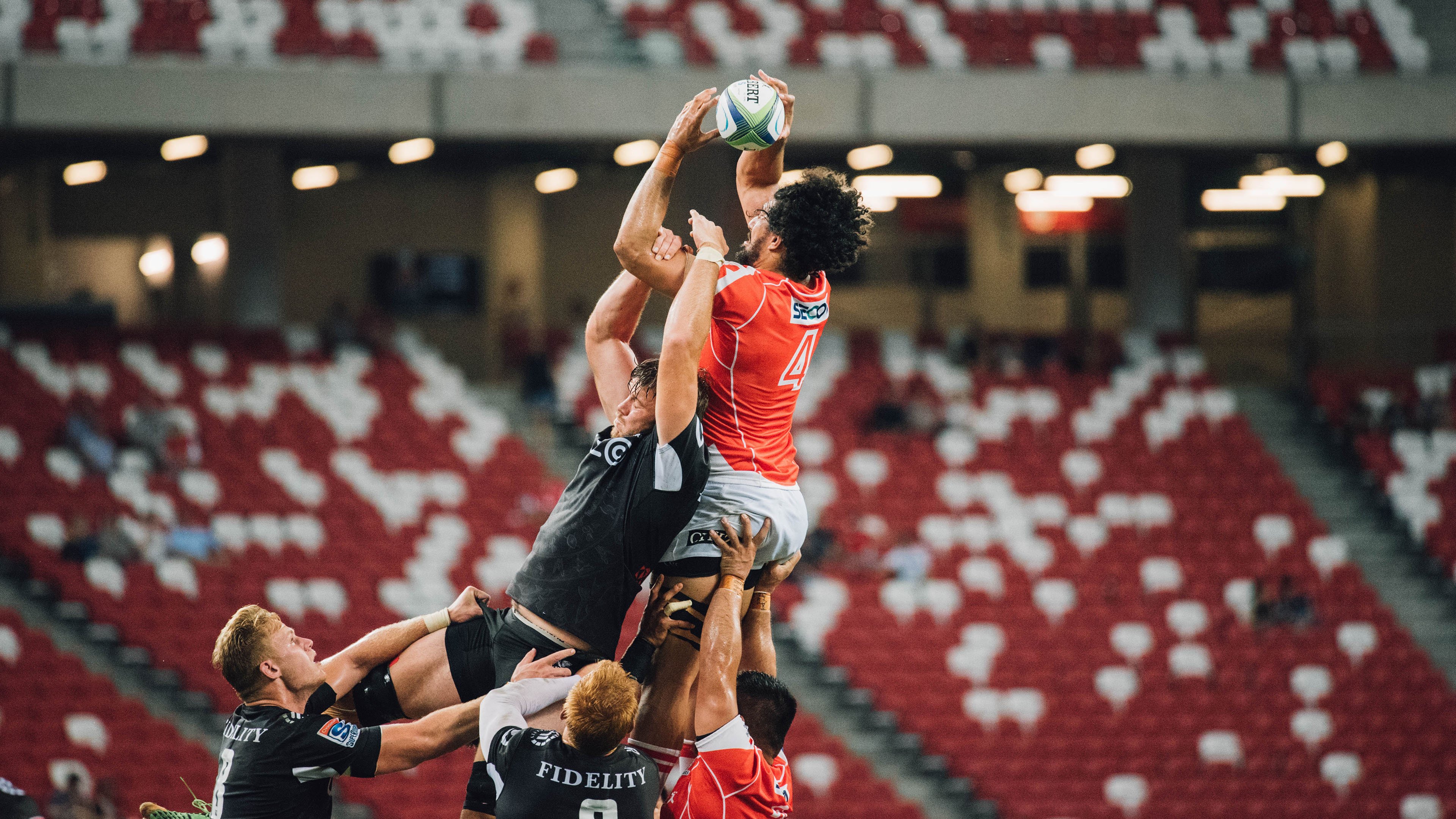 F1街道赛之夜，当塔图姆扛起全队，引擎轰鸣中听见篮球的心跳
